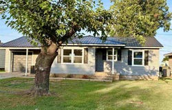 402 Pine St, Frederick, OK 73542