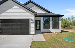 932 Bosque River Drive, Granbury, TX 76048