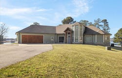 400 Sunny Shores, Hemphill, TX 75948