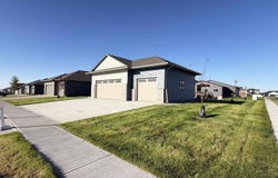 2801 S Maplewood Ave, Sioux Falls, SD 57110