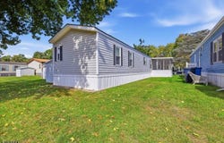 44 Longfellow, North Brunswick Twp., NJ 08902
