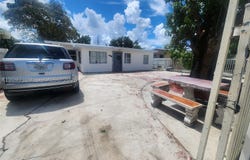 3042 NW 95th Ter, Miami, FL 33147