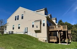 1073 Augusta Drive, Oxford, CT 06478