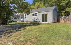 1127 E Pacific Street, Springfield, MO 65803