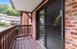 350 Woodbridge Dr, Ross Twp, PA 15237