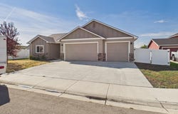 2440 Torrey Pines Ct, Payette, ID 83661