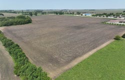Arbor Dr, Decatur, IL 62526