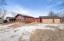 8046 Southpoint Drive, Camden, MO 64017
