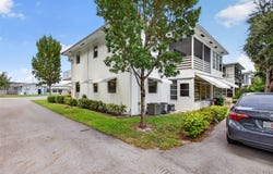 2551 W Golf Blvd, Pompano Beach, FL 33064