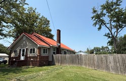 712 Stewart St, Carmi, IL 62821