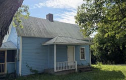 911 Loop Rd, LaFollette, TN 37766