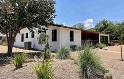 206 E Wallace Street, Llano, TX 78643