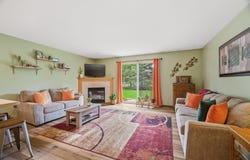 1300 ALPINE Drive, GREEN BAY, WI 54311