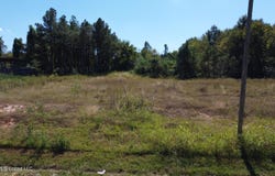 Salem Avenue, Holly Springs, MS 38635