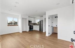 15840 Chatsworth, Granada Hills, CA 91344
