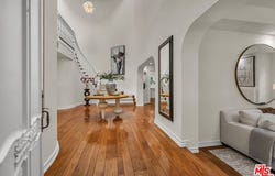 3225 Iredell Ln, Studio City, CA 91604