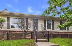 402 Bow Hunter Road, Charleston, WV 25314