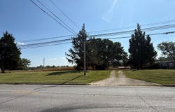 1505 Oak St, Carmi, IL 62821