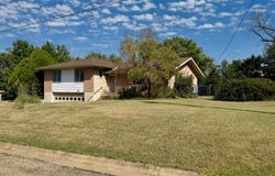 301 10th St, Ellsworth, KS 67439
