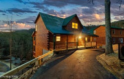 809 String Run Way, Pigeon Forge, TN 37863