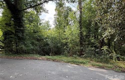 Mountainside Court, Hickory, NC 28601