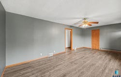 1021 4th St, Garretson, SD 57030