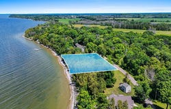 2441 White Star Rd, Brussels, WI 54204