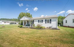 1401 Sattes Circle, Nitro, WV 25143