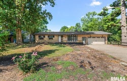 39 CRESTVIEW Drive, Chatham, IL 62629