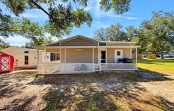 614 Laura Ln, Auburndale, FL 33823