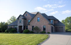 814 LOCKPORT Dr, CENTRALIA, MO 65240