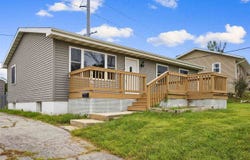 800 18Th St NW, CedarRapids, IA 52405