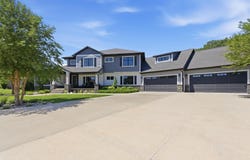 101 Quarry Pines Dr, Yankton, SD 57078