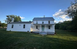 1983 HOWARDSVILLE TPKE, LYNDHURST, VA 22952