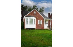 19469 Whitcomb Street, Detroit, MI 48235