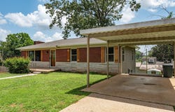 1514 Oak Grove Blvd, Sheffield, AL 35660