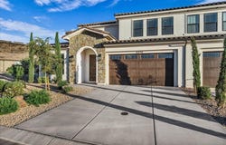 2310 E Arena Roja Dr, Washington, UT 84780