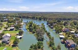 124 LAKESIDE DR, Seguin, TX 78155