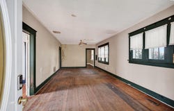 637 E 1st Ave, Hutchinson, KS 67501