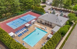 308 Brittany Dr, Wayne Twp., NJ 07470-3286