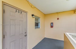 201 Berkley Rd, Hollywood, FL 33024