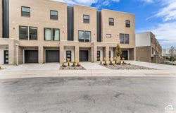 313 E ENDURANCE Cir S, Draper, UT 84020