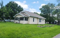 302 N 3rd Street, Chaffee, MO 63740