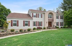 5 Glen Ridge Drive, Washington Township, NJ 07853