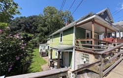 1079 Marelda Ave, Donora, PA 15033