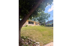 305 E Beebe Ave, Chamberlain, SD 57325