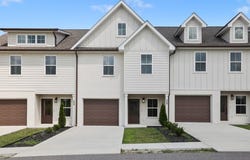 338 Legends Cir, Baxter, TN 38544