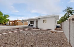 1409 Princeton Drive SE, Albuquerque, NM 87106