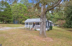 559 Donahoo Road SE, Silver Creek, GA 30173