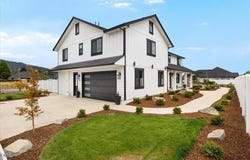 610 Pheasant Creek Drive, Central Point, OR 97502